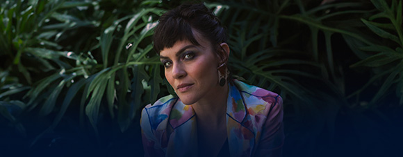 BAILE ANOS DOURADOS: SALVE CHICO BUARQUE COM GRAZIELA MEDORI